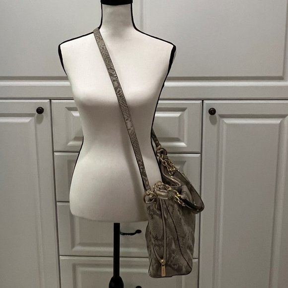 *NEW* Michael Kors Python Leather, Cross Body Chain Tote - Picture 8 of 15